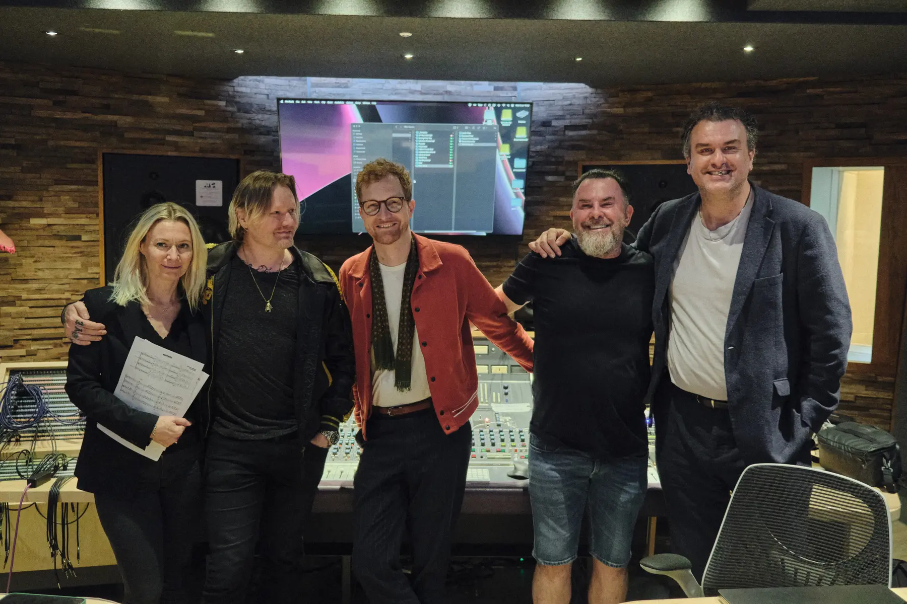 Reverend and the Makers wrapping up a strings session 2024