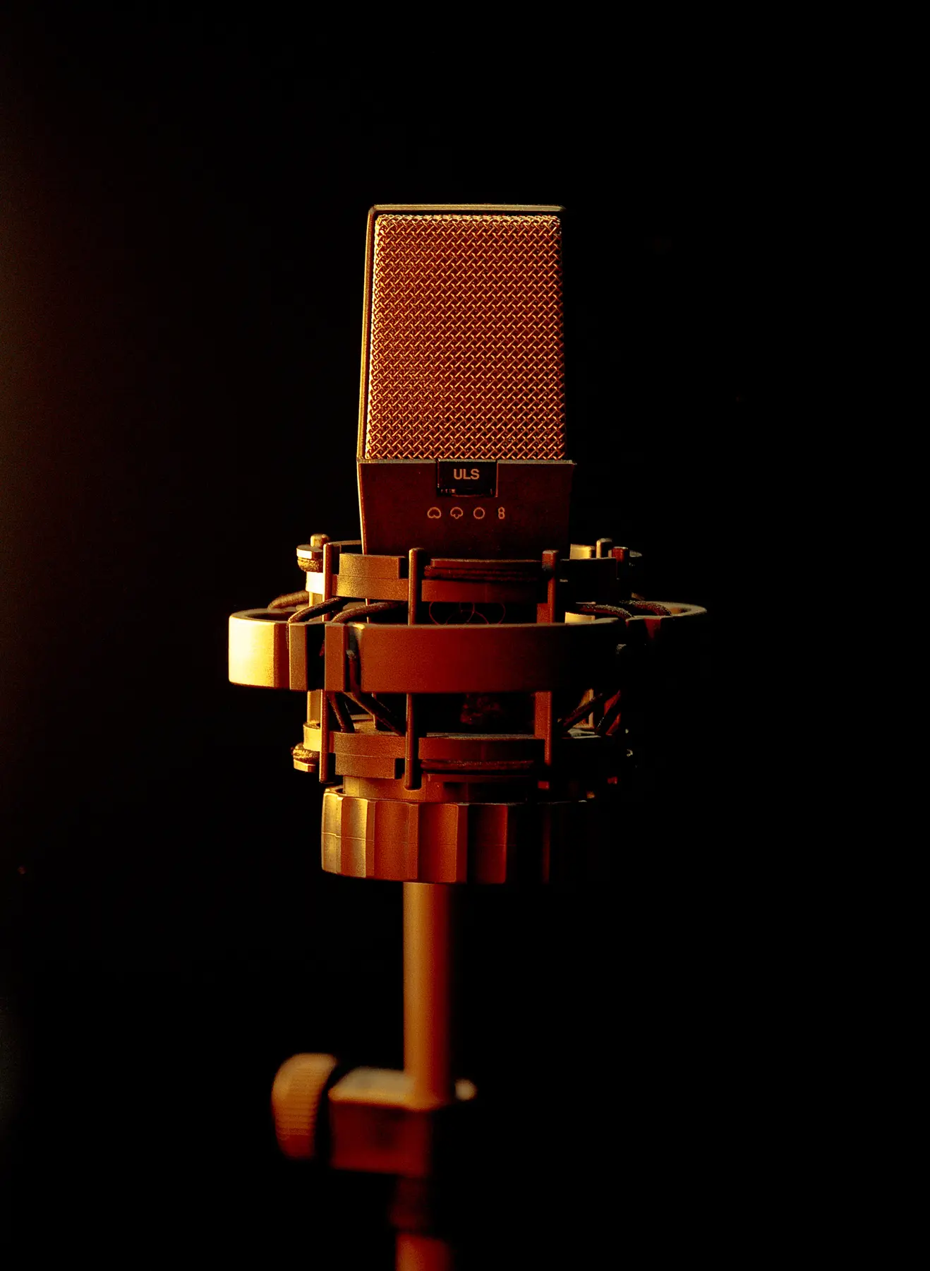 AKG C414
